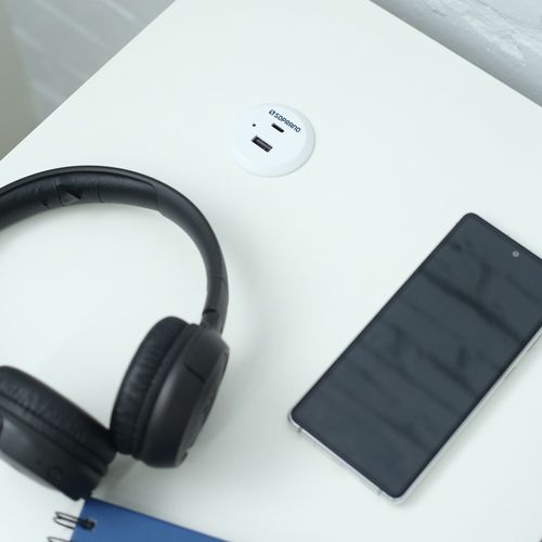 Tomada 1 USB e 1 USB-C de Embutir p/ Móveis Branco - Soprano